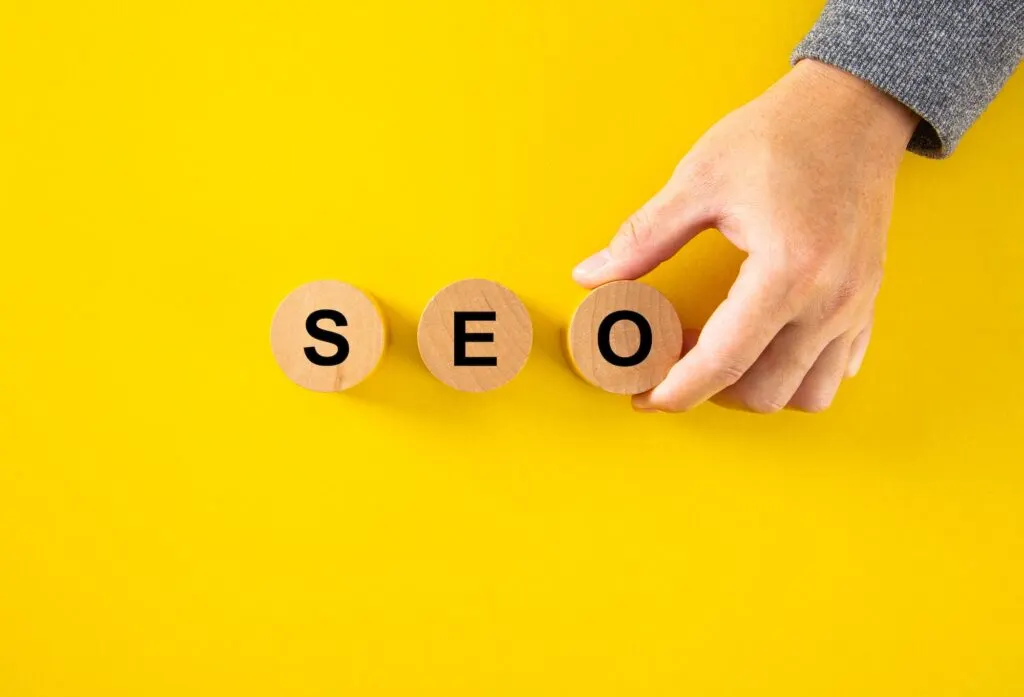 SEO, analyse de site web, outil d'optimisation, référencement naturel, audit de mots-clés