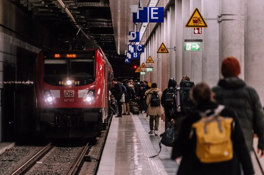 découvrez les dernières actualités sur l'accident de train et ses conséquences, incluant les mesures prises pour la sécurité des voyageurs.