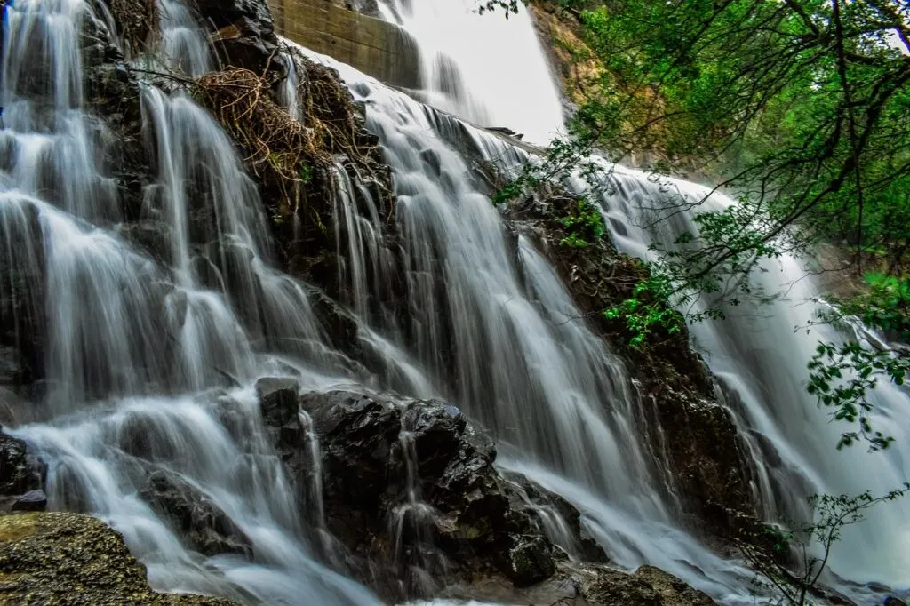 découvrez le concept d'overflow, une notion essentielle en informatique et développement web, abordant les débordements de mémoire, d'objets et de données. apprenez comment gérer ces situations pour optimiser vos applications et garantir une meilleure expérience utilisateur.