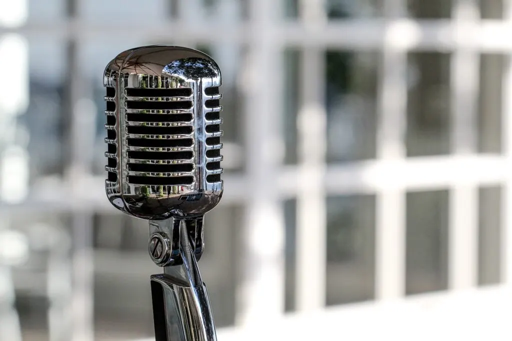 découvrez 'the voice', l'émission de télé-crochet incontournable qui met en lumière des talents vocaux exceptionnels. suivez les auditions, les battles et les performances en direct, tout en soutenant vos artistes préférés. un voyage musical captivant qui promet des moments d'émotion inoubliables.