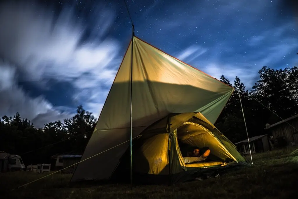 découvrez le luxe du camping avec notre expérience inédite alliant confort et nature. profitez d'hébergements raffinés, de services premium et d'activités en pleine nature pour des vacances inoubliables.