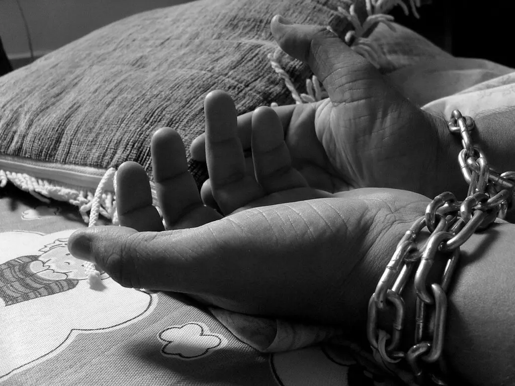 découvrez les enjeux complexes du trafic de drogue, ses impacts sur la société et l'économie, ainsi que les efforts déployés pour lutter contre ce fléau. plongez dans un sujet d'actualité incontournable.