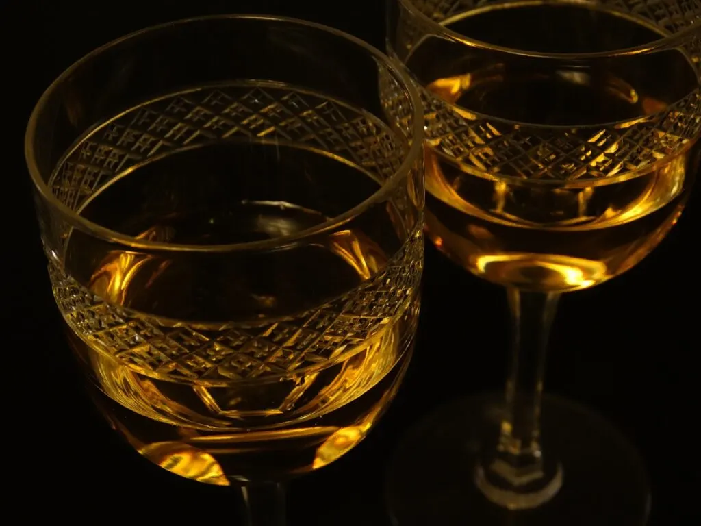 découvrez notre chardonnay exceptionnel, un vin blanc raffiné aux arômes fruités et floraux qui éveilleront vos sens. idéal pour accompagner vos plats ou pour savourer seul, ce chardonnay incarne l'élégance et la finesse. laissez-vous séduire par une expérience gustative inoubliable.