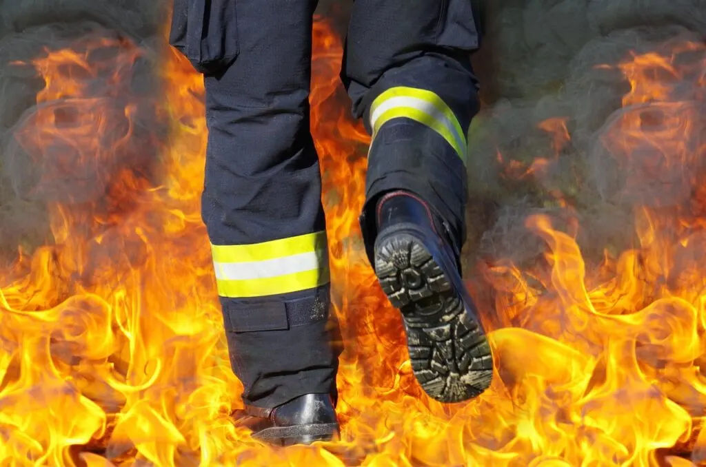 découvrez le monde fascinant des pompiers : leurs missions courageuses, leur formation rigoureuse et les défis qu'ils relèvent chaque jour pour protéger nos vies et nos biens.