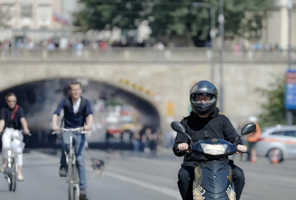 découvrez l'univers passionnant des motocyclistes ! explorez des conseils de sécurité, des astuces d'entretien, et des récits d'aventures sur deux roues, tout en partageant la passion de la moto avec une communauté dynamique.