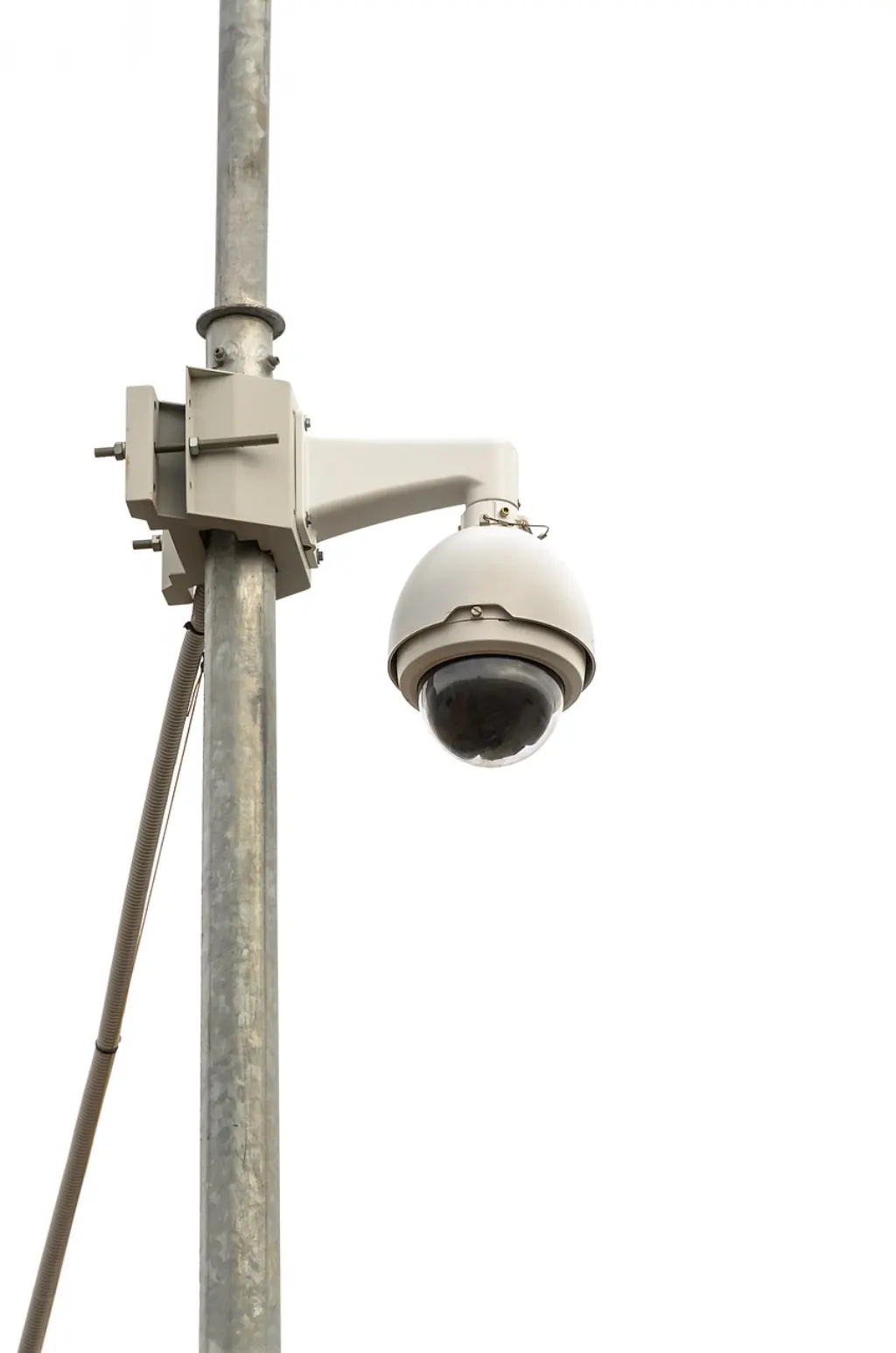 découvrez l'importance de la surveillance dans divers domaines, notamment la sécurité, la gestion des risques et la protection des données. apprenez comment des technologies avancées et des méthodes stratégiques garantissent une surveillance efficace pour prévenir les incidents et assurer la tranquillité d'esprit.