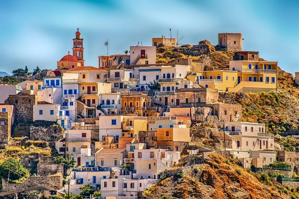 découvrez l'authenticité d'un charmant village, où traditions et modernité se rencontrent. explorez ses ruelles pittoresques, savourez des spécialités locales et laissez-vous séduire par l'accueil chaleureux de ses habitants.