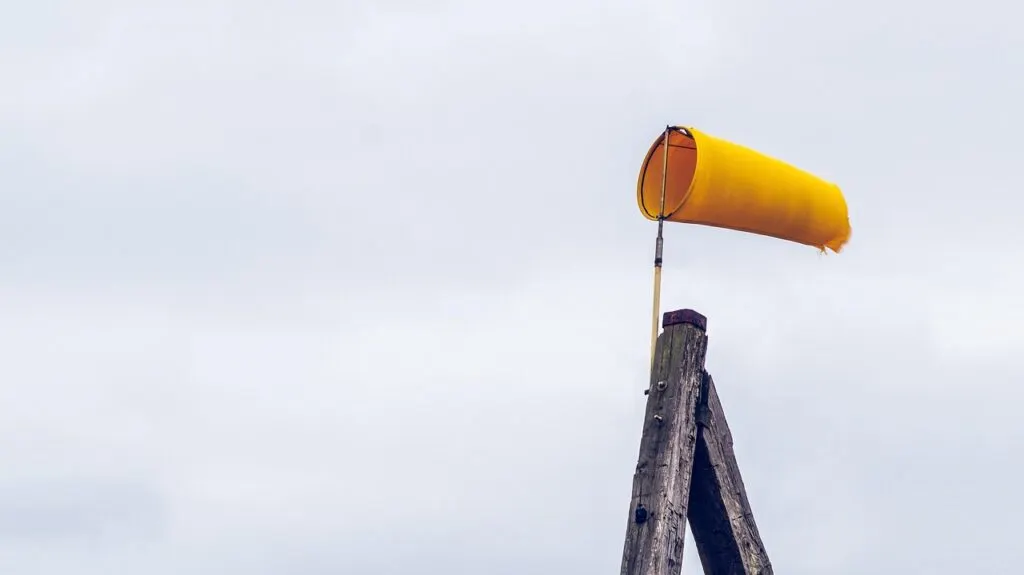 restez informé avec nos alertes météo précises et en temps réel. recevez des notifications sur les conditions climatiques extrêmes, les tempêtes et les changements de température pour vous préparer au mieux. ne laissez pas la météo vous surprendre!