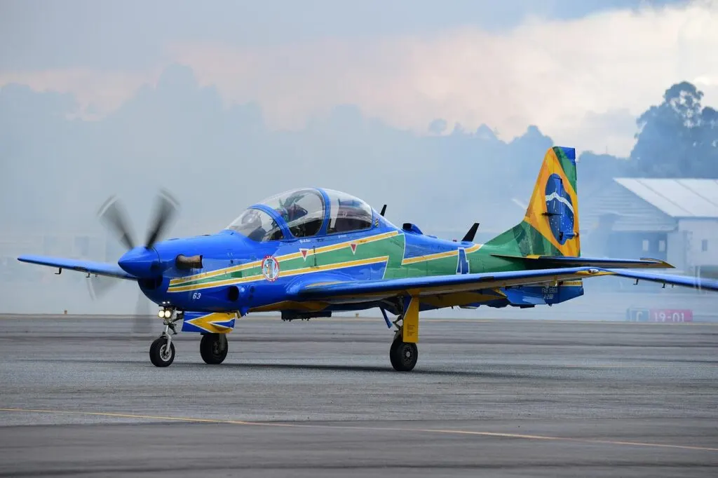 rejoignez le youth aviation squadron, une initiative passionnante dédiée à inspirer les jeunes à explorer le monde de l'aviation. développez vos compétences en pilotage, découvrez les métiers aéronautiques et vivez des expériences inoubliables aux côtés d'autres passionnés de l'aviation.