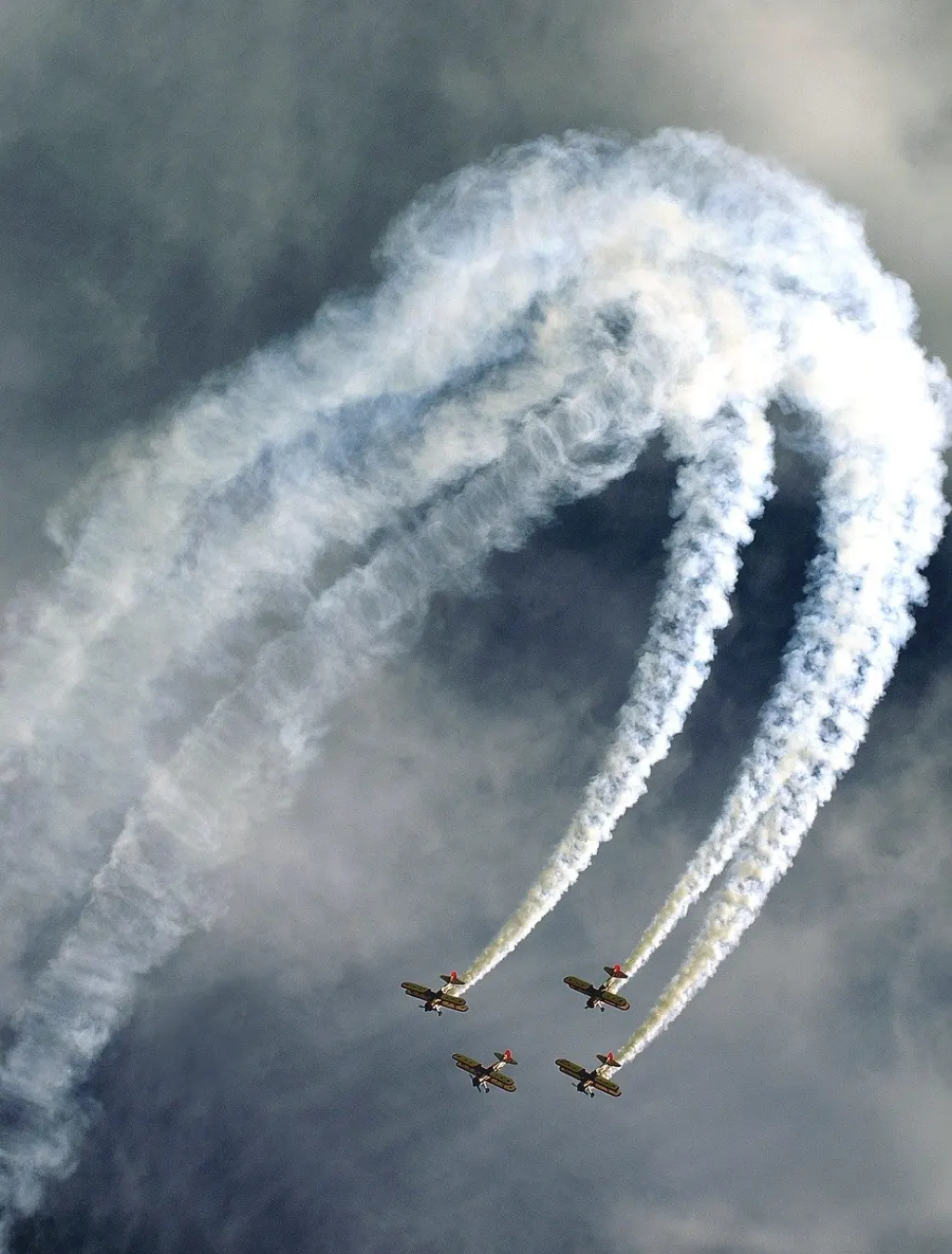 rejoignez le youth aviation squadron, une expérience unique pour les jeunes passionnés d'aviation. développez vos compétences en vol, apprenez les fondamentaux de l'aviation et faites partie d'une communauté dynamique. vivez des aventures inoubliables et préparez votre avenir dans le monde de l'aviation!