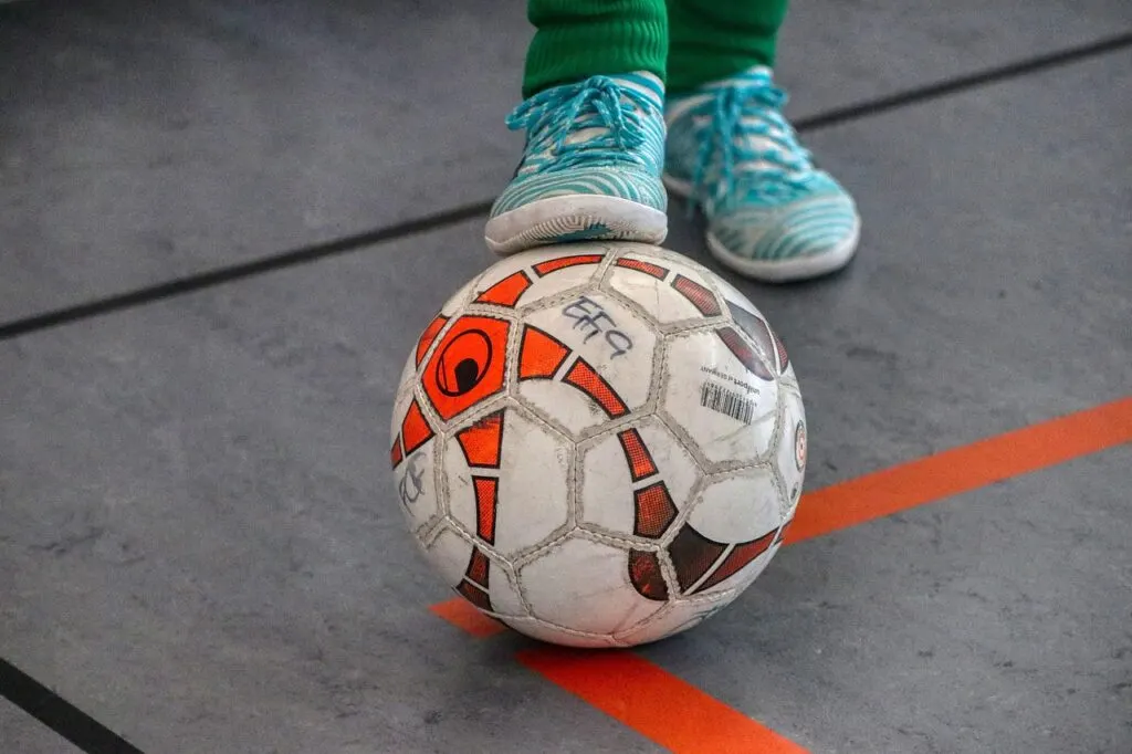 découvrez le monde du football jeunesse : compétition, développement des compétences et passion pour le sport. rejoignez-nous pour encourager les jeunes talents et promouvoir des valeurs comme le fair-play et l'esprit d'équipe.
