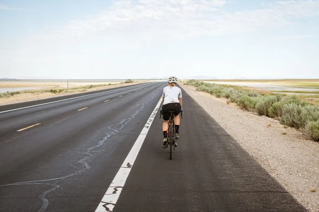 découvrez l'univers du cyclisme : conseils, techniques, équipements et astuces pour les passionnés de vélo, que vous soyez débutant ou cycliste aguerri. rejoignez notre communauté et pédalez vers de nouvelles aventures !