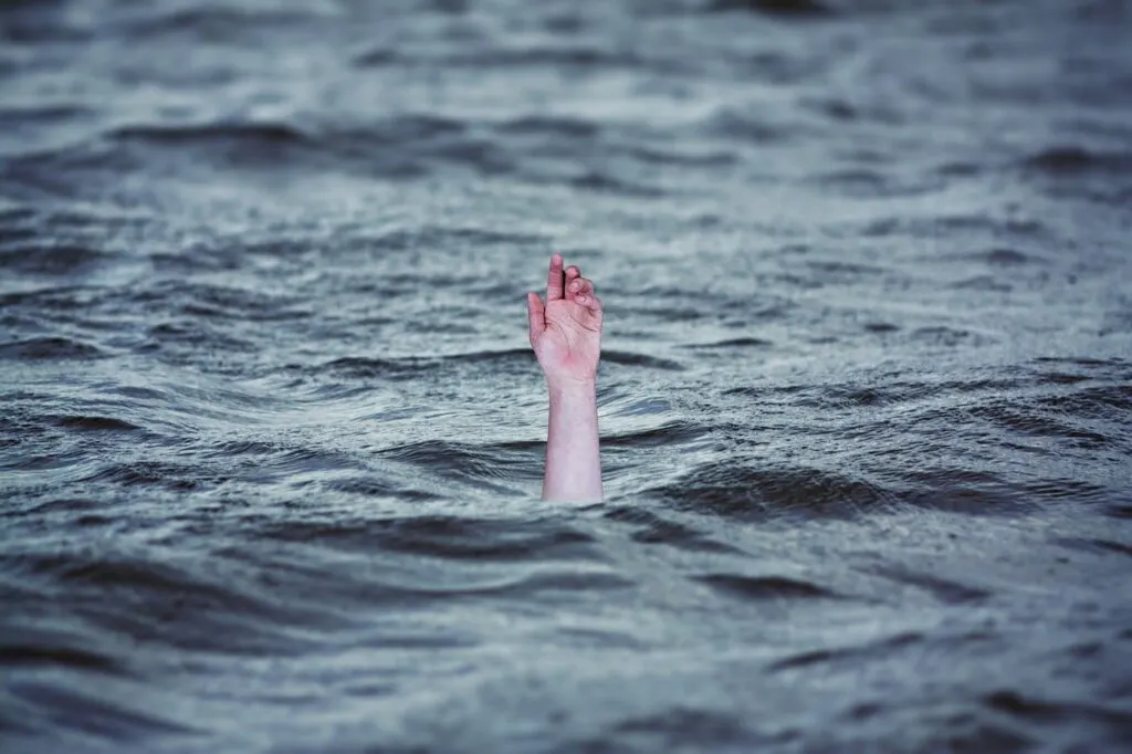 découvrez les causes, les conséquences et les mesures de prévention liées à la noyade. informez-vous sur les moyens de sauver des vies et améliorer la sécurité aquatique pour tous.
