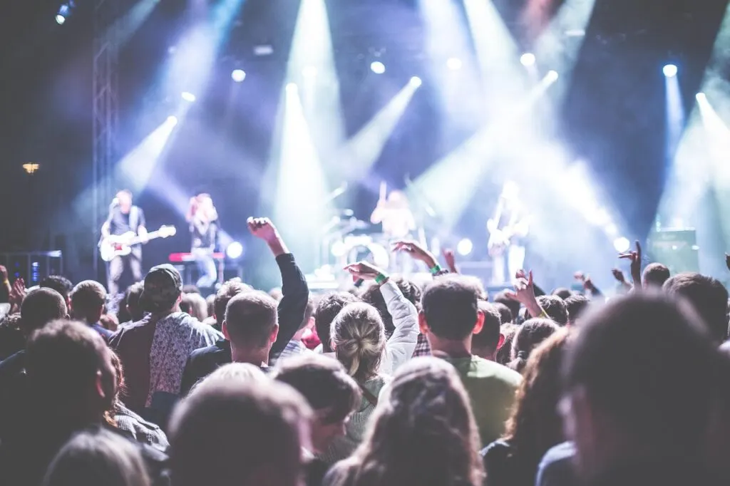découvrez les meilleurs festivals de musique à travers le monde. plongez dans une expérience inoubliable avec des artistes de renommée, des ambiances festives et des découvertes musicales uniques.