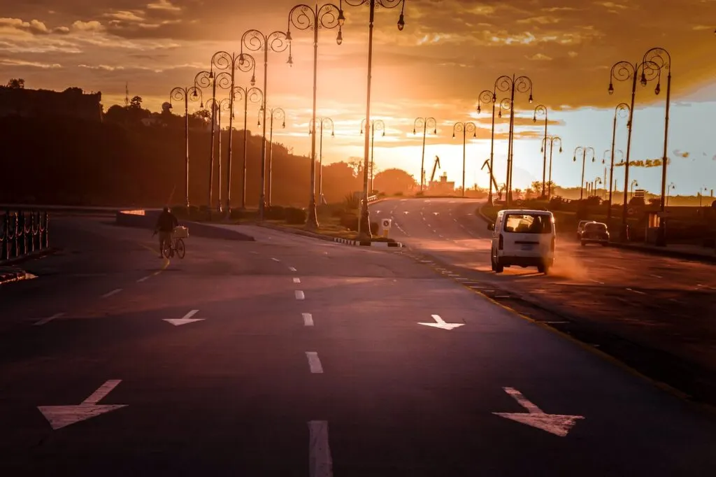 découvrez les causes fréquentes des accidents de cyclistes, les mesures de sécurité à adopter et comment réagir en cas d'incident. protégez-vous et restez informé sur les meilleures pratiques pour rouler en toute sécurité.