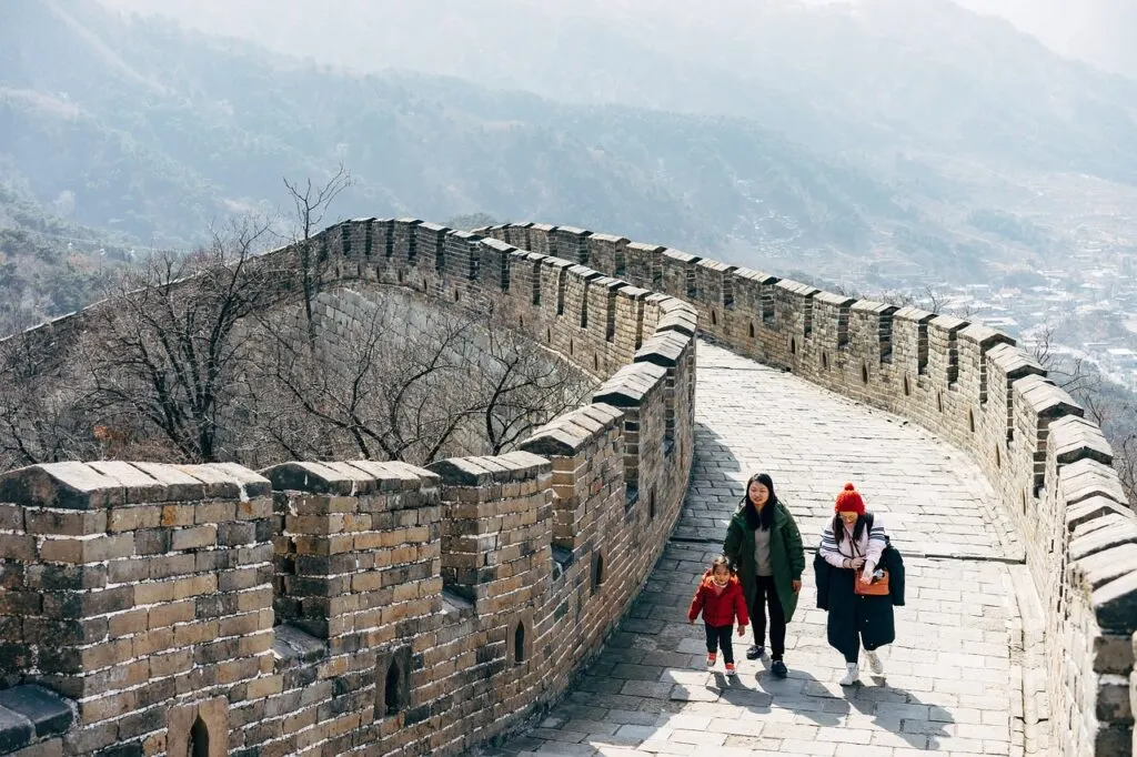 découvrez les destinations incontournables à visiter absolument, allant des sites emblématiques aux trésors cachés. préparez-vous à explorer des lieux qui éveilleront vos sens et enrichiront votre expérience de voyage.