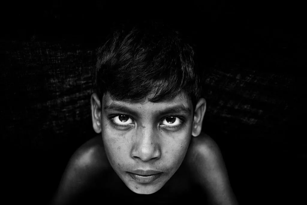 découvrez l'énergie et l'enthousiasme de la jeunesse, une période d'exploration, de croissance et de découvertes. plongez dans les défis et les joies vécus par les jeunes d'aujourd'hui.