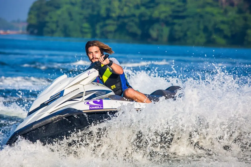 découvrez les causes, conséquences et précautions à prendre en cas d’accident de jet ski. informez-vous sur les démarches à suivre et les conseils de sécurité pour prévenir les risques liés à la pratique du jet ski.