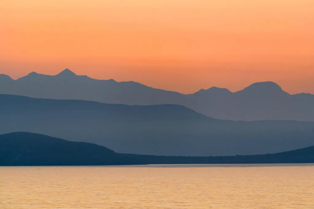 découvrez la méditerranée : une région riche en cultures, paysages ensoleillés, saveurs uniques et histoire fascinante. voyagez au cœur d’un territoire aux traditions millénaires et à la beauté exceptionnelle.