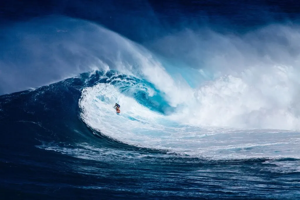 découvrez le surf : conseils, techniques, meilleurs spots et équipements pour débutants et passionnés. vivez l'expérience des vagues et profitez de la mer !