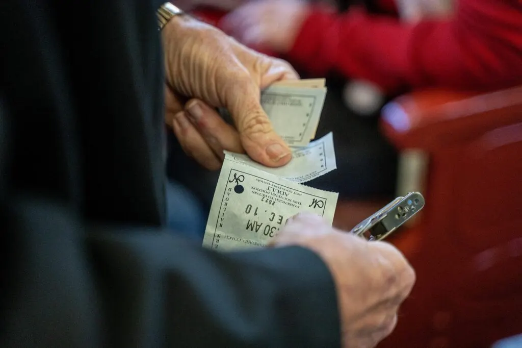 réservez facilement vos billets de train en ligne et profitez des meilleurs tarifs pour voyager en france et en europe. comparez les horaires, les prix et trouvez le trajet idéal en quelques clics.
