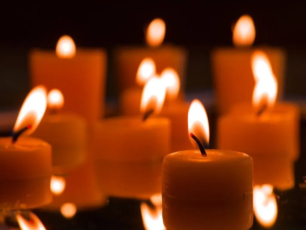 découvrez tout sur le feu : ses caractéristiques, ses utilisations, ses dangers et les méthodes pour le prévenir ou l’éteindre. un guide complet sur ce phénomène naturel.