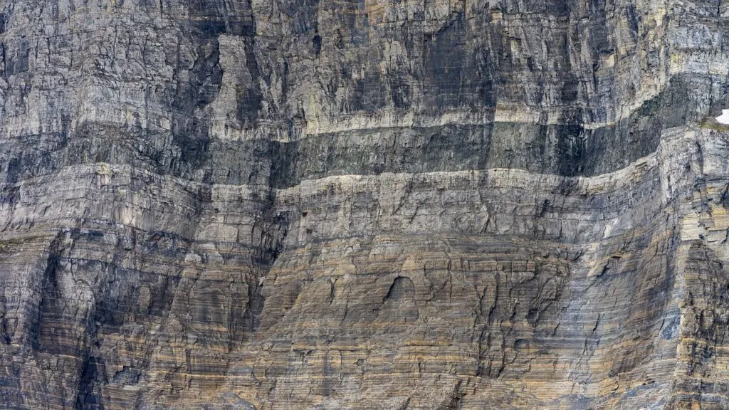 découvrez le parc géologique, un site unique où admirer des formations rocheuses impressionnantes et explorer l'histoire de la terre à travers des paysages fascinants.