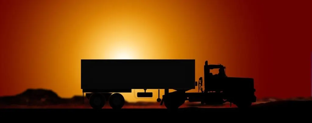 découvrez les causes et conséquences des accidents de semi-remorques, ainsi que les mesures de prévention pour assurer la sécurité routière.