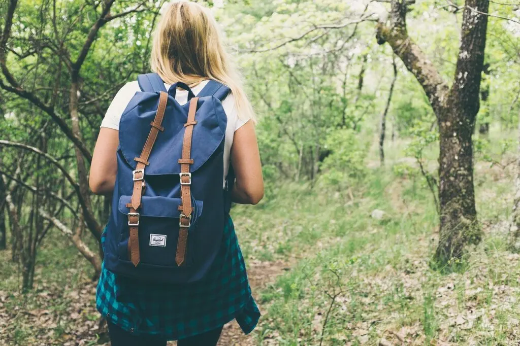 découvrez nos conseils et équipements essentiels pour les randonneurs passionnés, afin de profiter pleinement de chaque aventure en pleine nature.