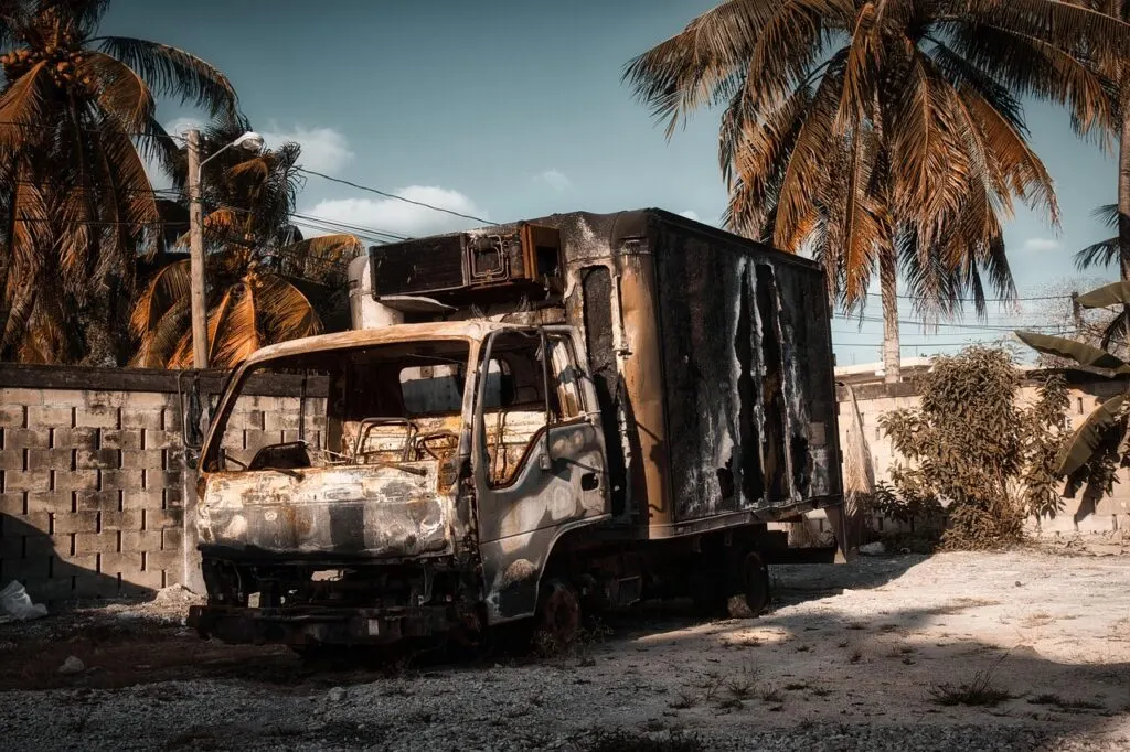 accident de camion transportant du propane : causes, risques et mesures de sécurité pour prévenir les incidents et protéger les personnes et l'environnement.