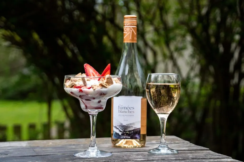 découvrez notre sélection raffinée de vins rosés, alliant fraîcheur et élégance pour accompagner tous vos moments de convivialité.