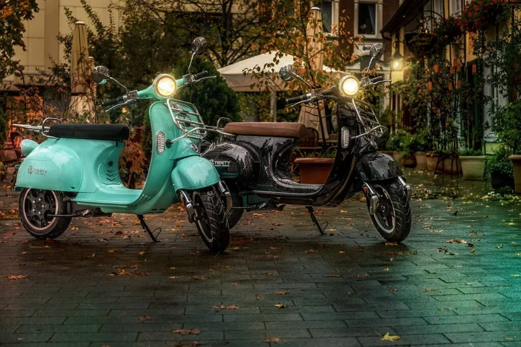 découvrez les conseils essentiels en cas d'accident de scooter : démarches à suivre, sécurité, et prévention pour protéger les conducteurs et passagers.