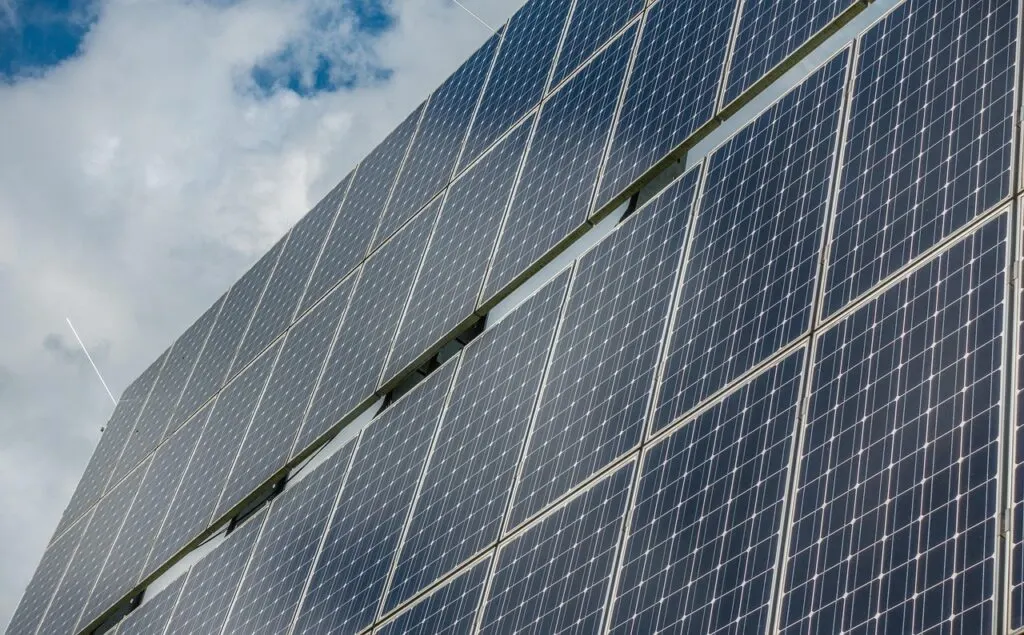 découvrez l'expansion de la centrale solaire, une étape clé pour augmenter la production d'énergie renouvelable et soutenir une transition énergétique durable.