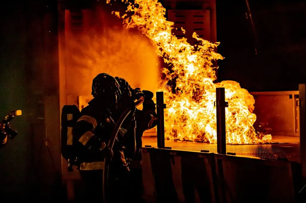 découvrez le courage et le dévouement des pompiers, héros du quotidien qui protègent nos vies et nos biens contre les incendies et les situations d'urgence.