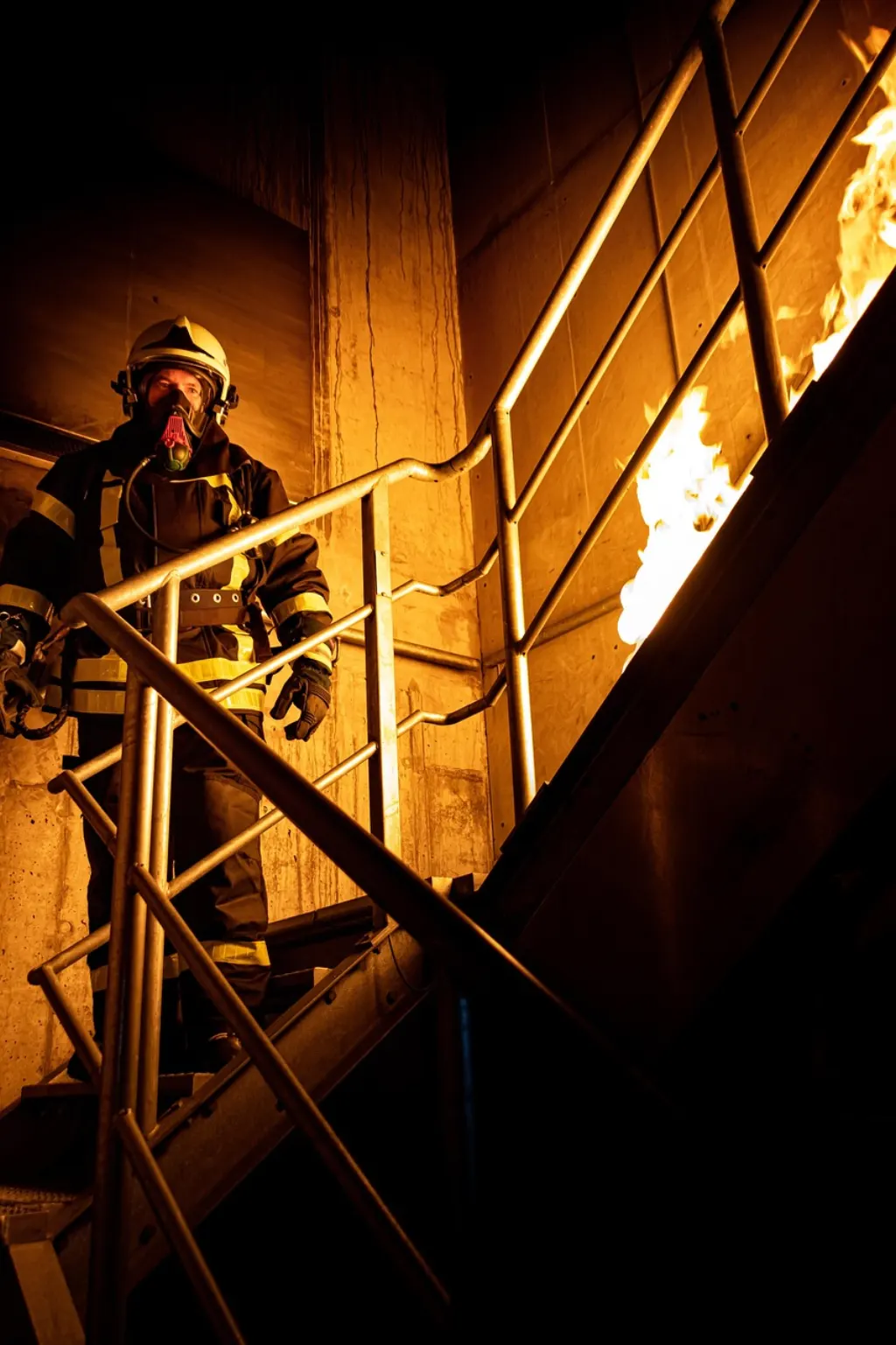 découvrez le rôle crucial des pompiers dans la protection des vies et des biens face aux incendies et autres urgences, ainsi que leur engagement envers la sécurité de la communauté.