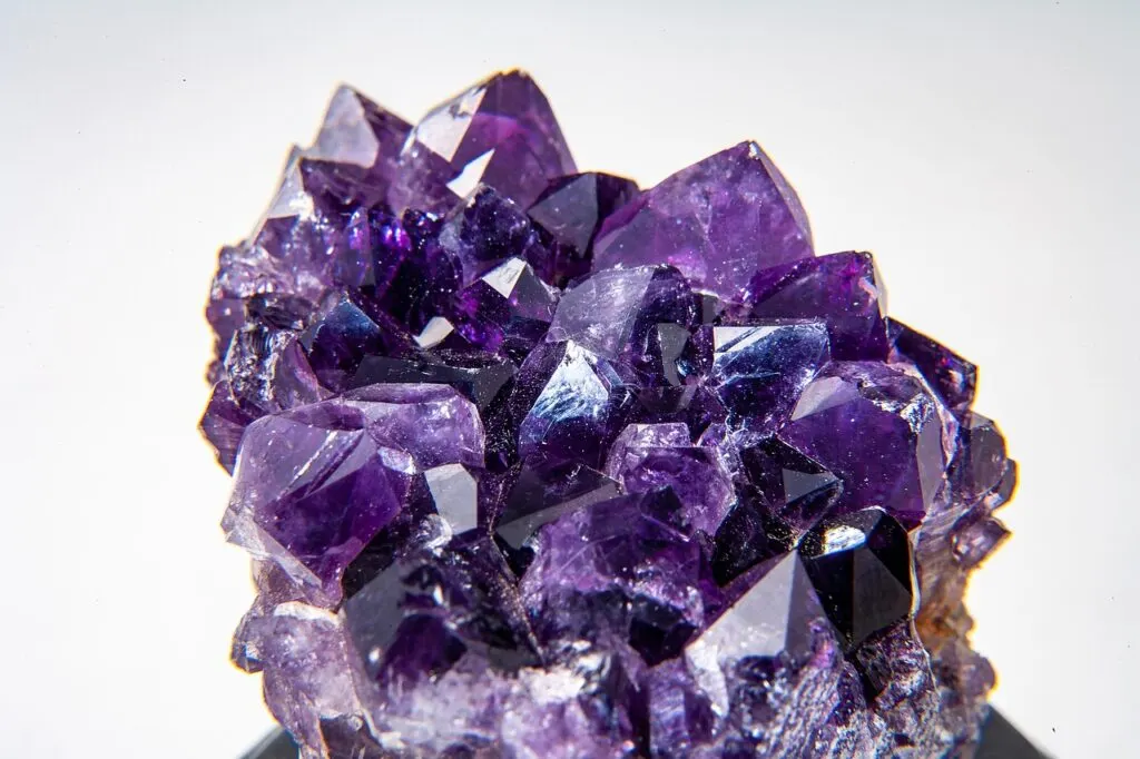 découvrez les gemmes naturelles authentiques, véritables trésors de la nature, parfaites pour sublimer vos bijoux avec élégance et raffinement.