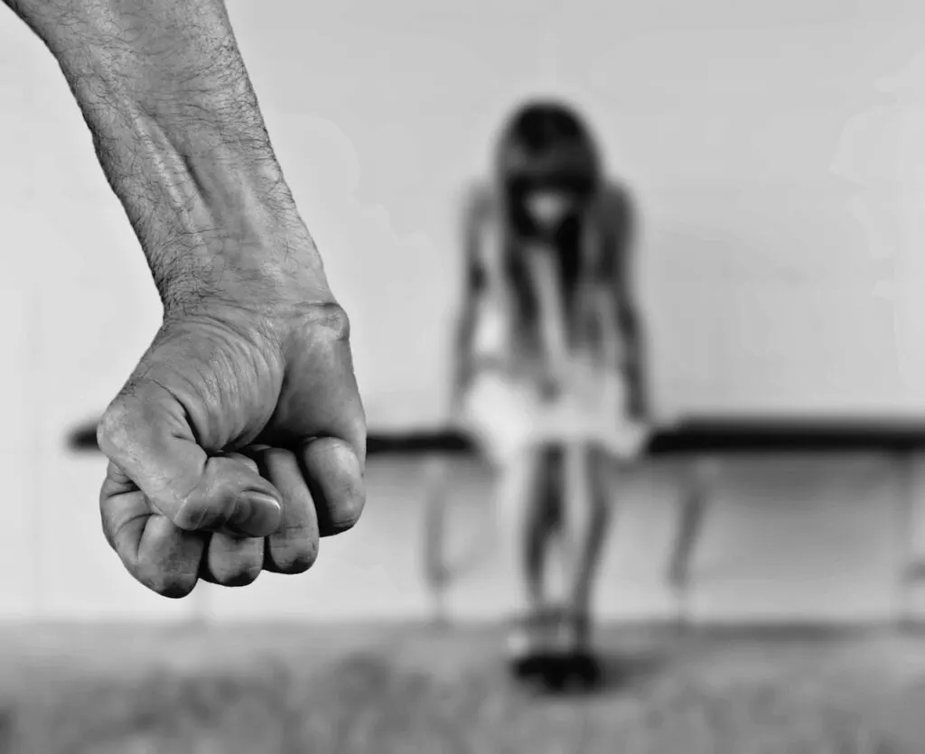 informations et ressources pour déposer des plaintes concernant des abus sexuels, avec un soutien adapté et des conseils juridiques.