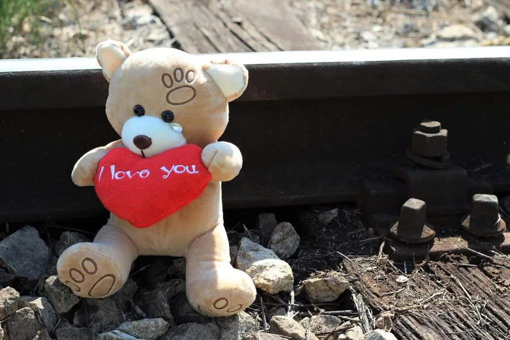 informations et ressources pour comprendre et prévenir le suicide, ainsi que des conseils pour apporter du soutien aux personnes en détresse.