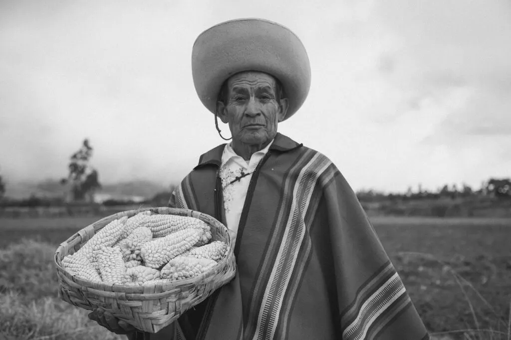 découvrez le métier d'éleveur d'huîtres : techniques, culture durable et passion pour la mer.