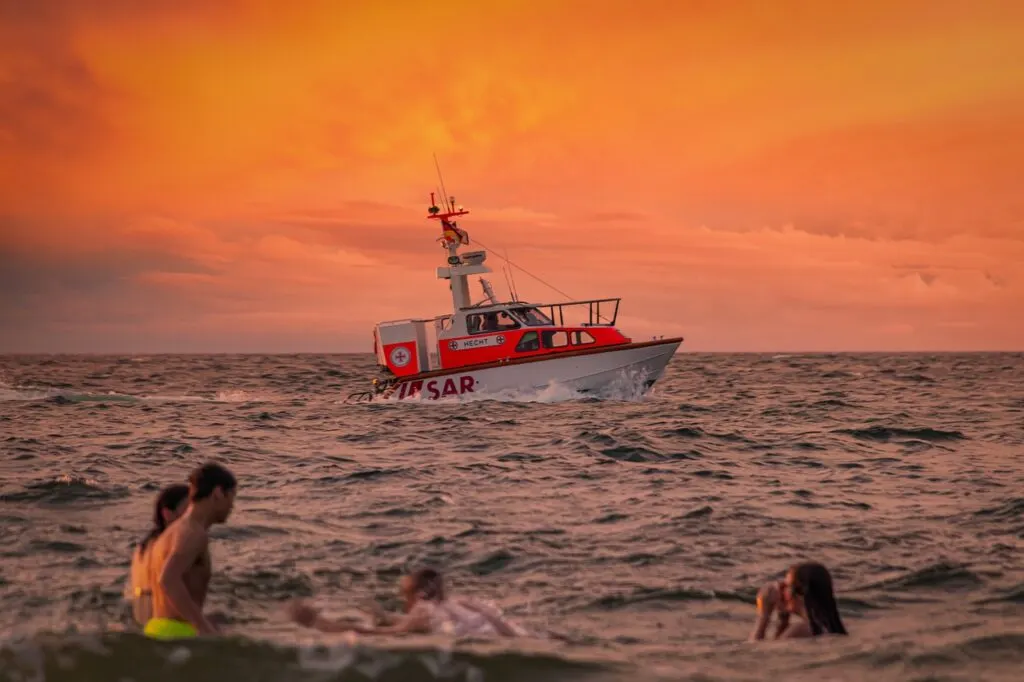 découvrez les missions héroïques de sauvetage en mer, avec des équipes spécialisées prêtes à intervenir pour sauver des vies en toutes circonstances.