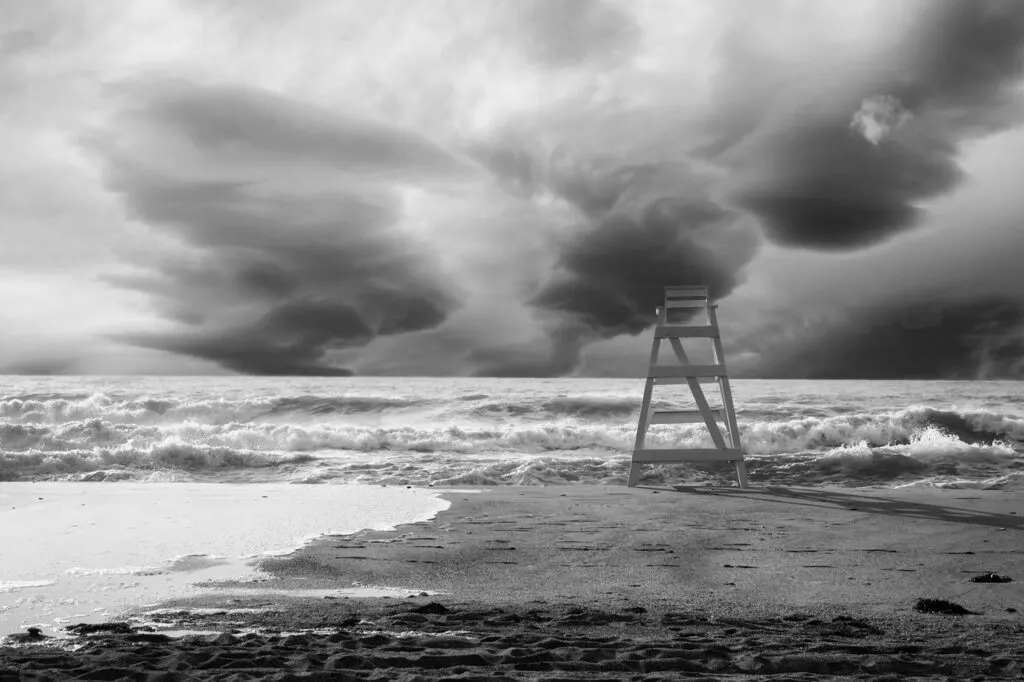découvrez tout sur les tempêtes : leurs causes, leurs effets et comment se préparer pour rester en sécurité lors de conditions météorologiques extrêmes.