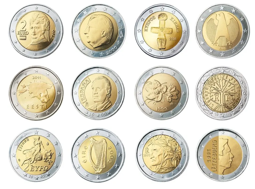 découvrez les enjeux et impacts du changement démographique à travers le monde, incluant le vieillissement de la population, les migrations et l'évolution des structures familiales.