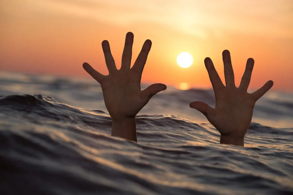 découvrez les risques et les mesures de sécurité pour prévenir la noyade. informations essentielles pour protéger vous et vos proches autour de l'eau.