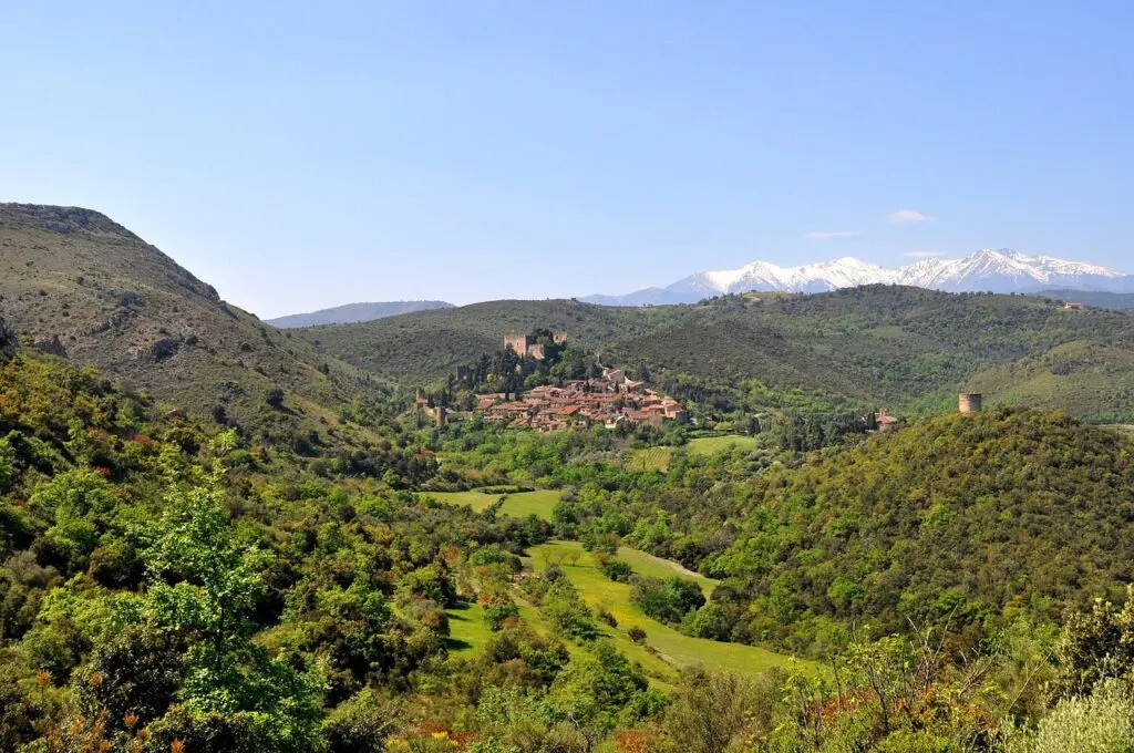 découvrez notre sélection des villages français préférés, alliant charme, histoire et authenticité pour une escapade inoubliable.