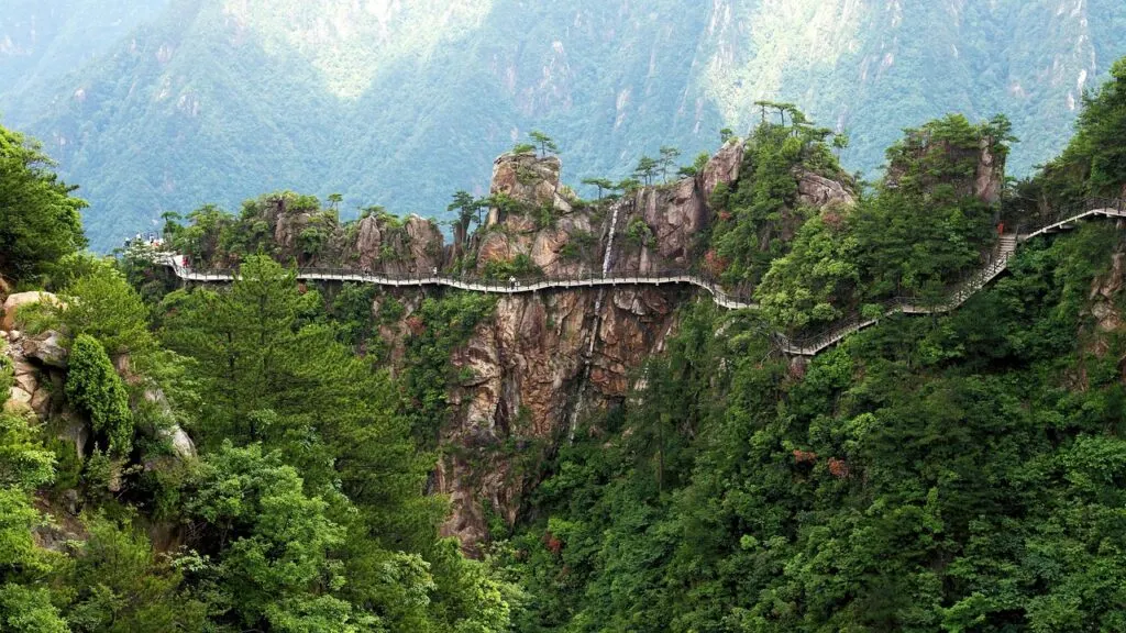 découvrez le geopark, un site naturel exceptionnel qui allie géologie, biodiversité et patrimoine culturel pour une expérience unique en pleine nature.