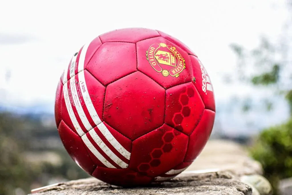 découvrez toute l'actualité, les scores en direct, les événements et les analyses du football mondial. suivez vos équipes et joueurs préférés en temps réel.