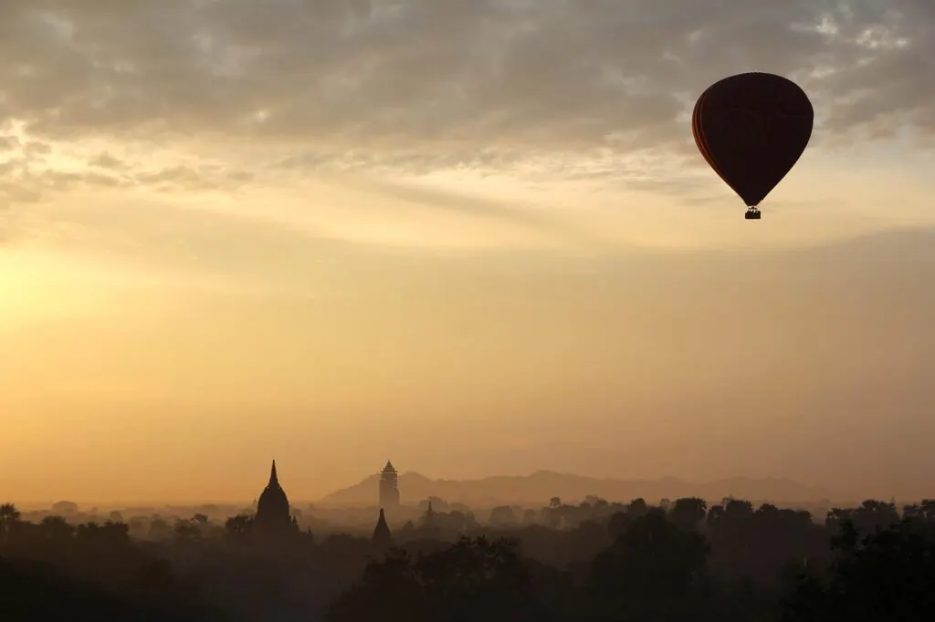 découvrez les géoparcs unesco, des territoires uniques qui valorisent le patrimoine géologique mondial à travers la conservation, l'éducation et le tourisme durable.