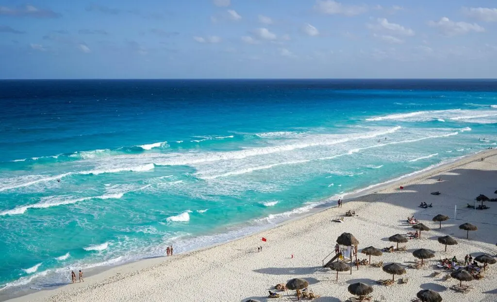 découvrez notre beach resort, votre destination idéale pour des vacances inoubliables au bord de la mer, avec des plages magnifiques, des activités nautiques et un service exceptionnel.