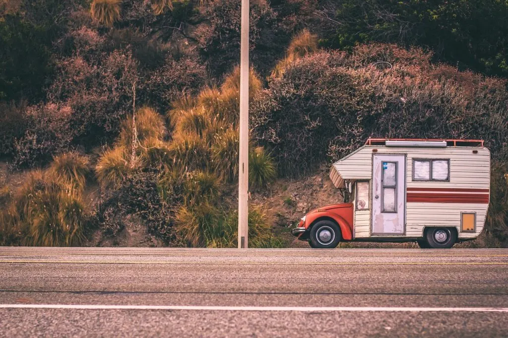 découvrez comment prévenir et gérer un incendie dans un camping-car pour assurer votre sécurité en voyage.