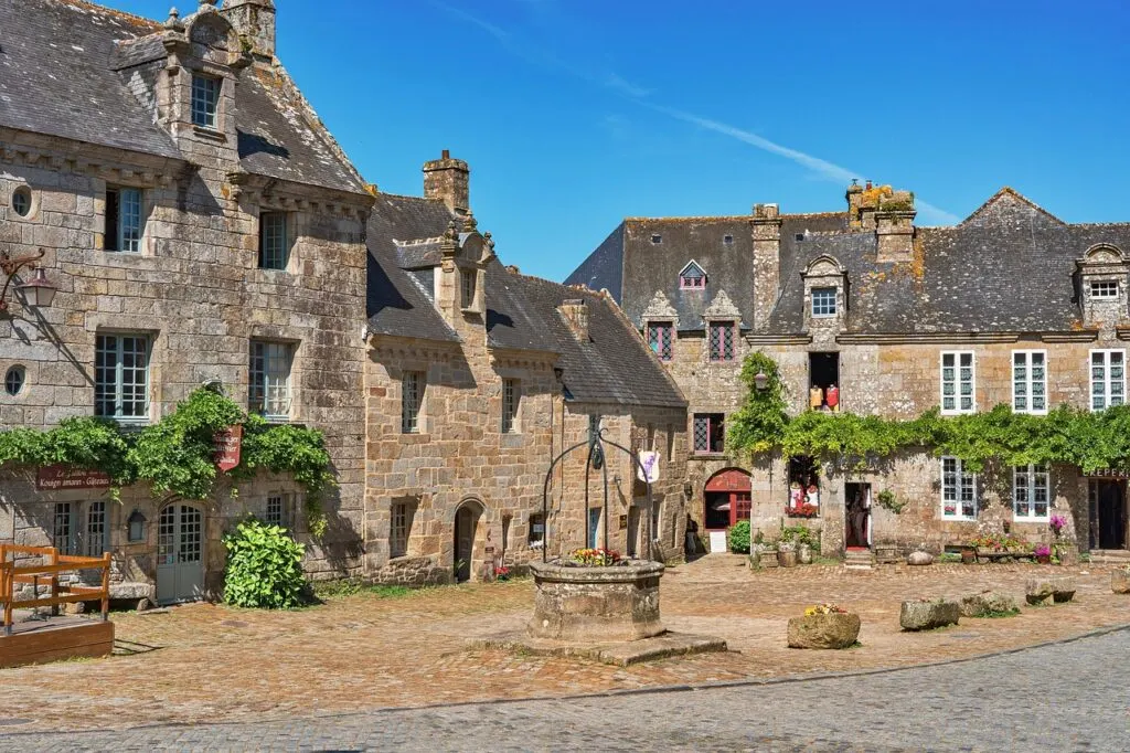 découvrez le village français préféré de 2026, un joyau authentique mêlant charme, histoire et traditions pour une expérience inoubliable.